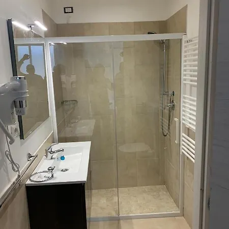 Black&white ゲストハウス ジェノヴァ